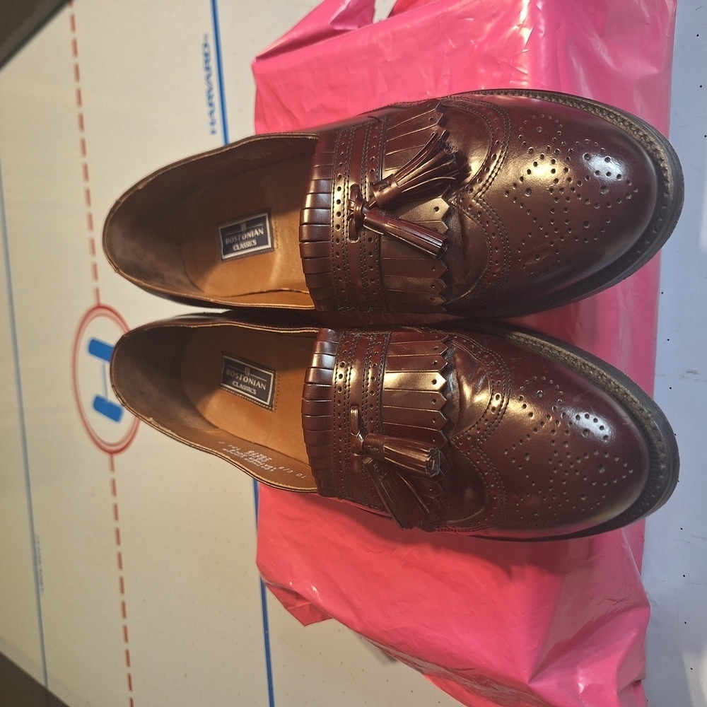 Bostonian Leather Men's Loafers. Size 10 D
